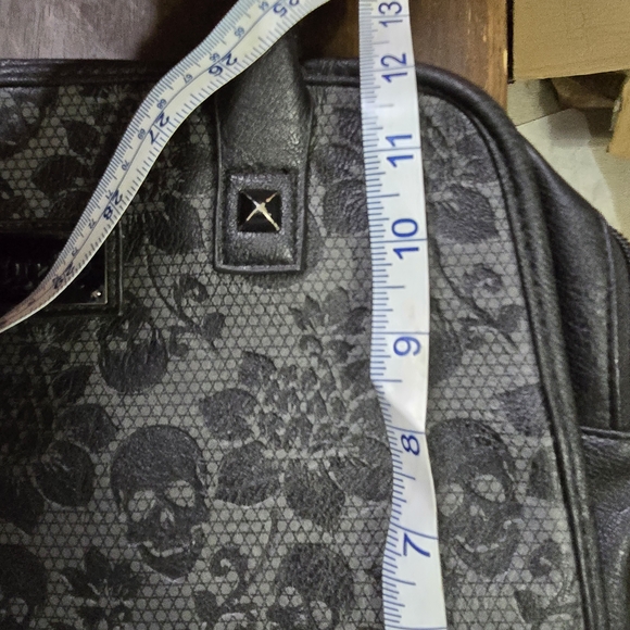 Loungefly Black Skull Pattern Women's Bag - Picture 6 of 10
